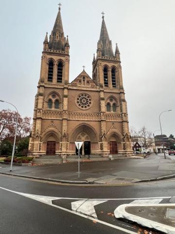 Adelaide Cbd Apartment - 3Br, 2Bath & Carpark Экстерьер фото