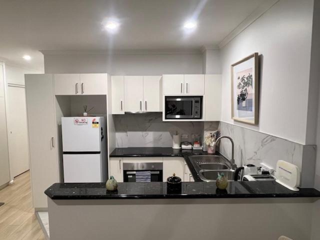 Adelaide Cbd Apartment - 3Br, 2Bath & Carpark Экстерьер фото