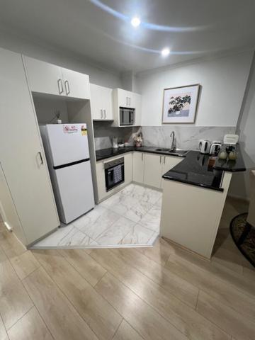 Adelaide Cbd Apartment - 3Br, 2Bath & Carpark Экстерьер фото